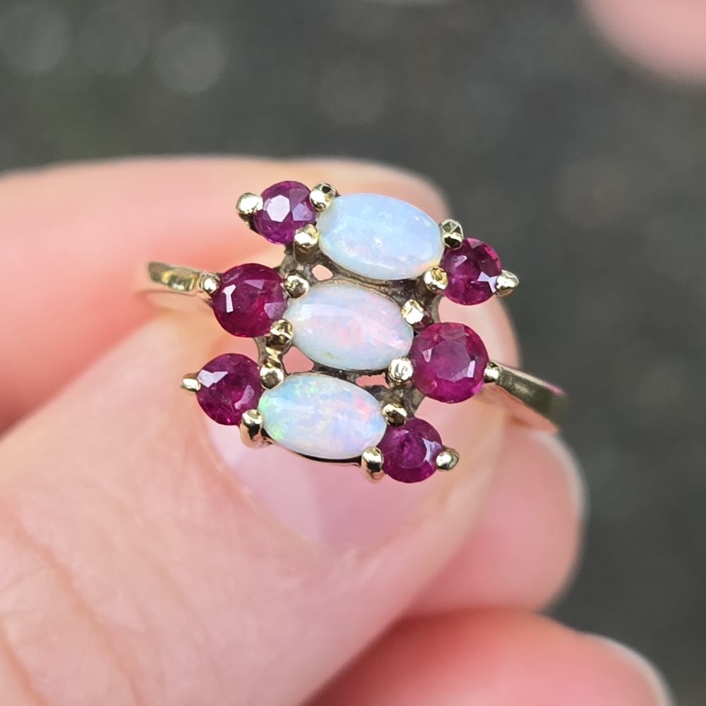 Antique Opal and ruby ring 14kt